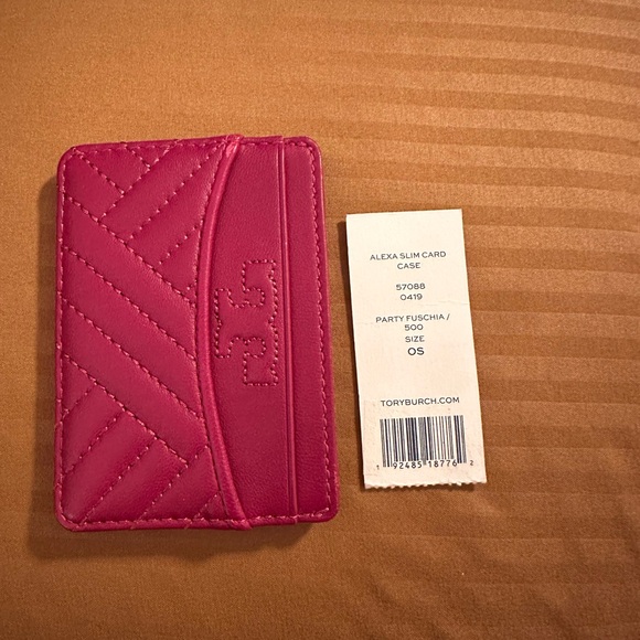 Tory Burch Fuchsia Quilted Card Case - Picture 2 of 3
